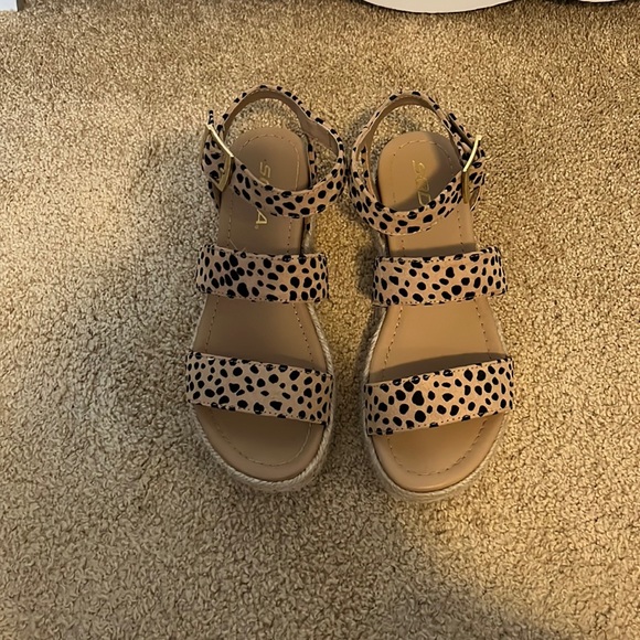 leopard print sandals - Picture 2 of 6